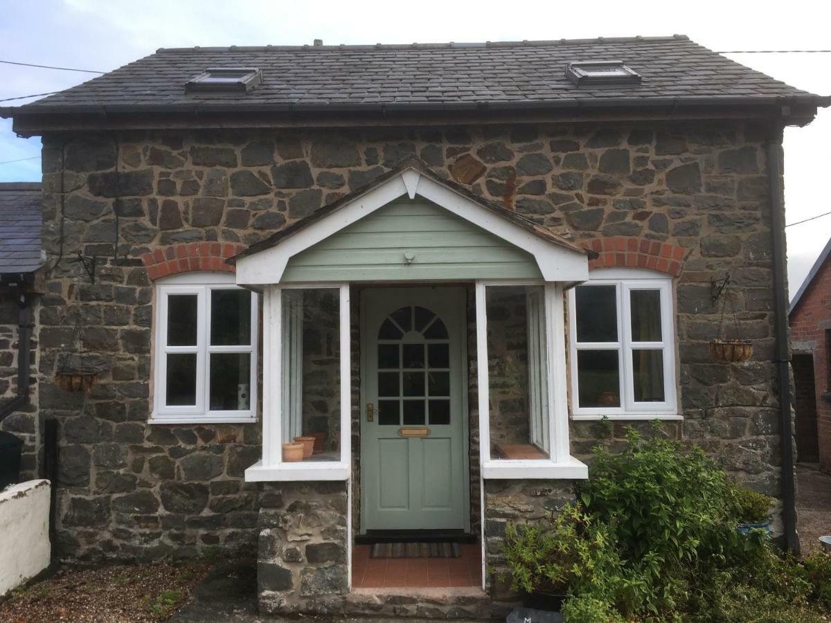 Maesnewydd Cottage Welshpool Exterior photo